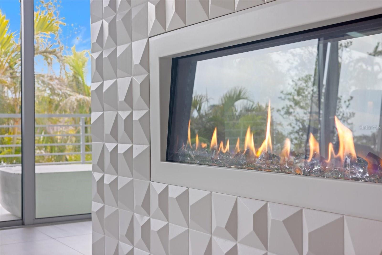 600 DE NARVAEZ DR, LONGBOAT KEY, FL, 34228