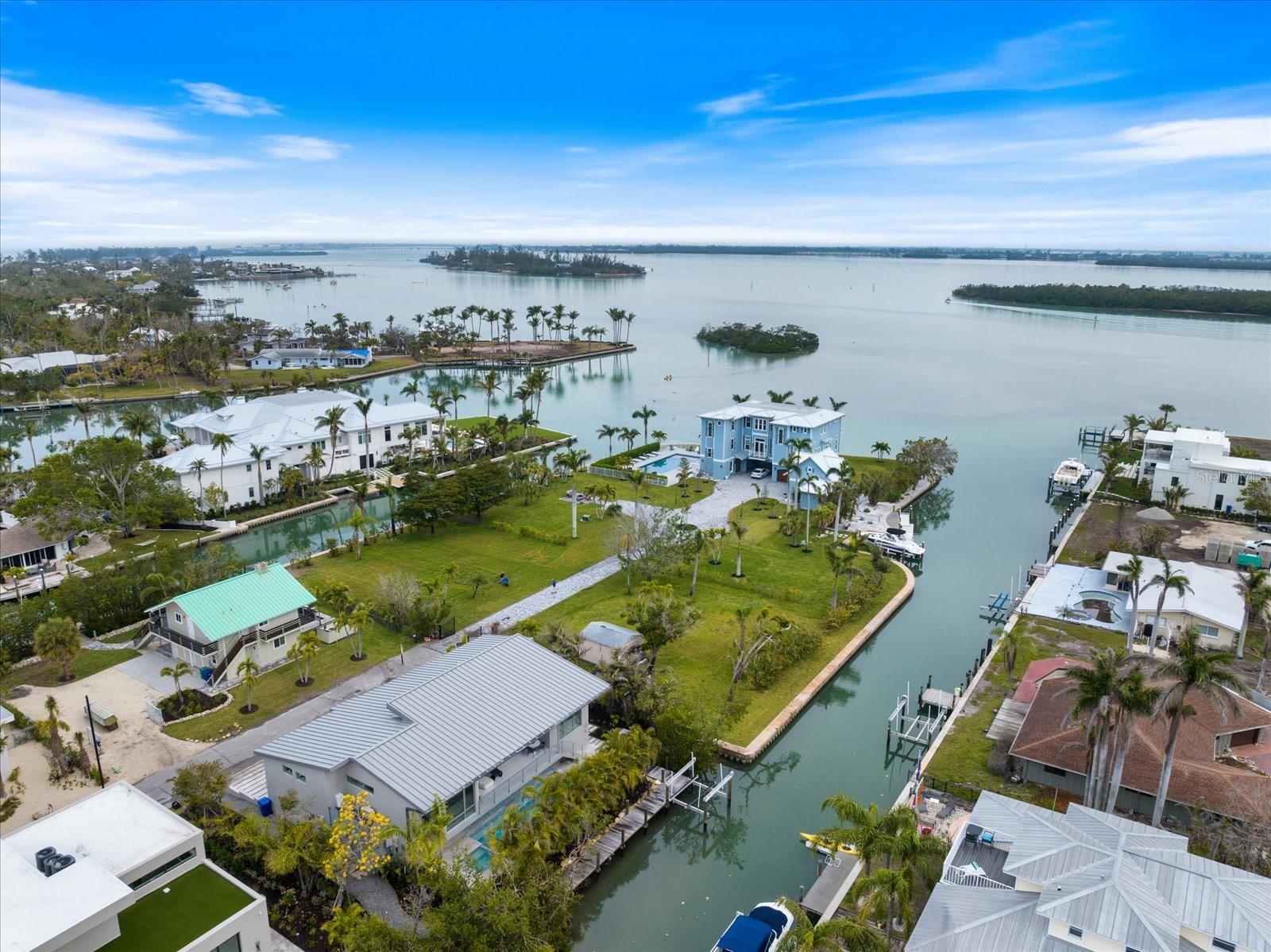 600 DE NARVAEZ DR, LONGBOAT KEY, FL, 34228