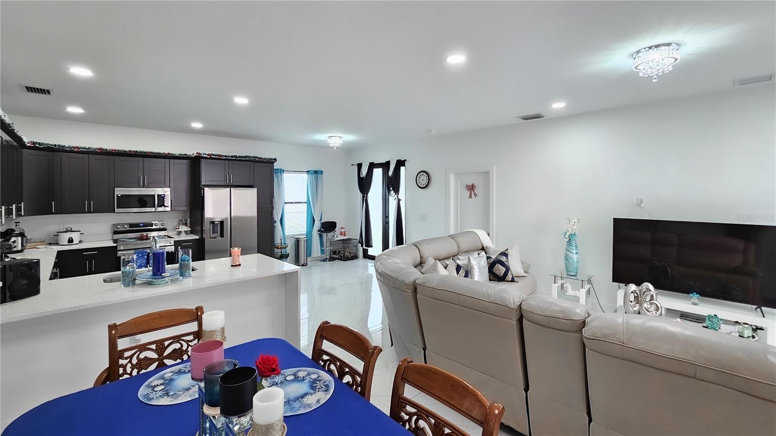 1162 HELEN AVE S, LEHIGH ACRES, FL, 33974