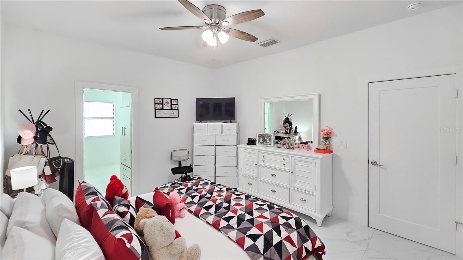 1162 HELEN AVE S, LEHIGH ACRES, FL, 33974