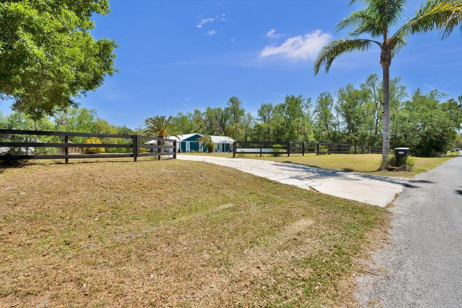 245 COUNTRY CIRCLE DR E, PORT ORANGE, FL, 32128
