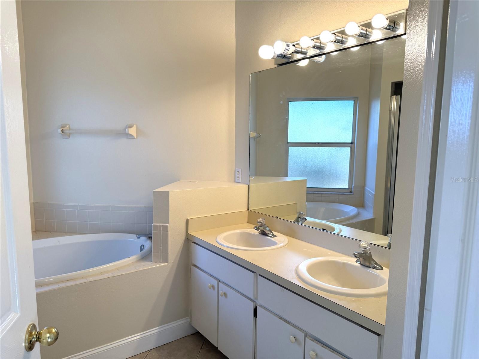 1115 NAPLES DR, ORLANDO, FL, 32804