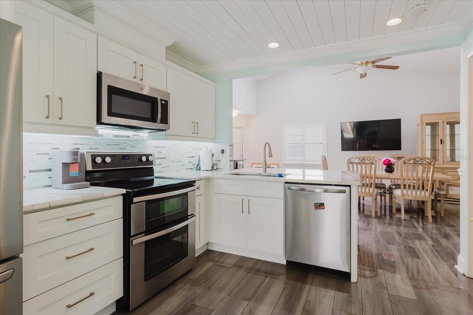 11521 ROSE TREE DR, NEW PORT RICHEY, FL, 34654