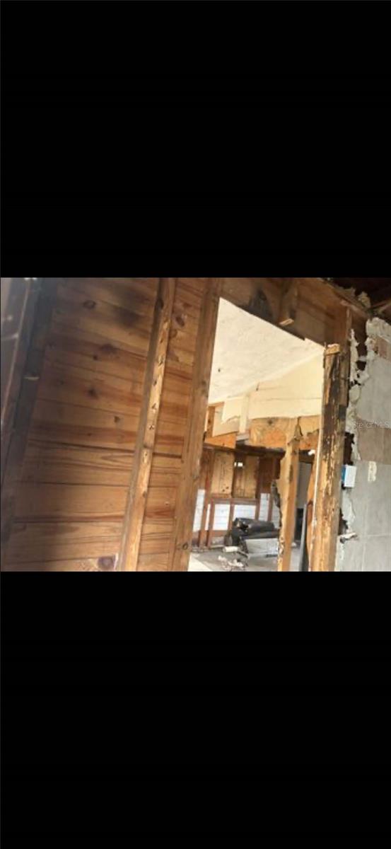 606 W YUKON ST, TAMPA, FL, 33604
