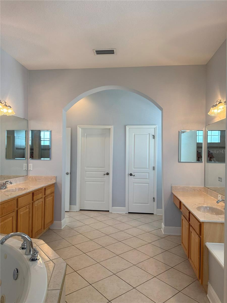 625 MIRABAY BLVD, APOLLO BEACH, FL, 33572