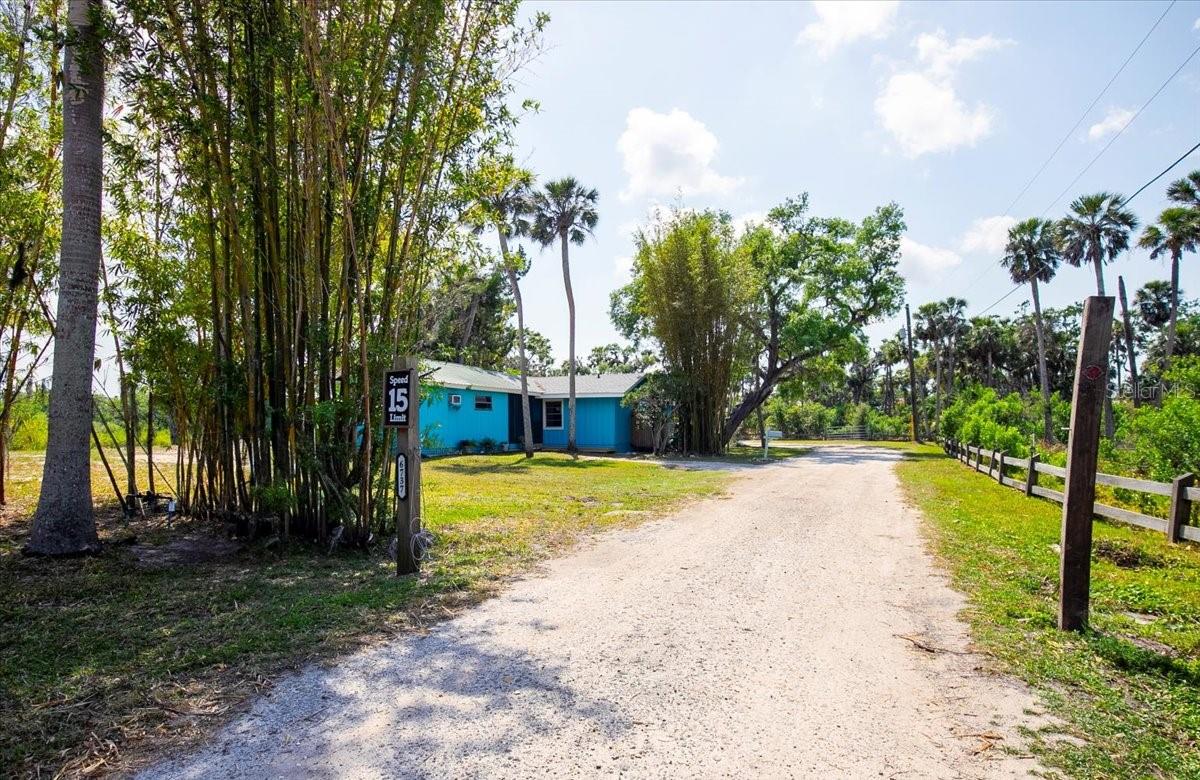 6737 LINCOLN RD, BRADENTON, FL, 34203