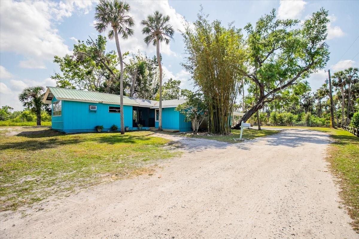 6737 LINCOLN RD, BRADENTON, FL, 34203
