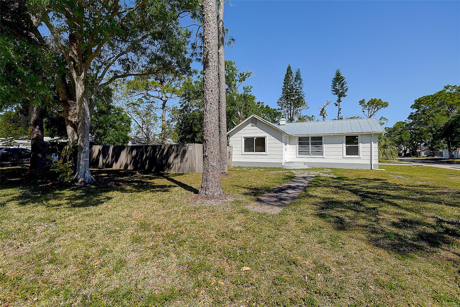 3801 40TH AVE N, ST PETERSBURG, FL, 33714