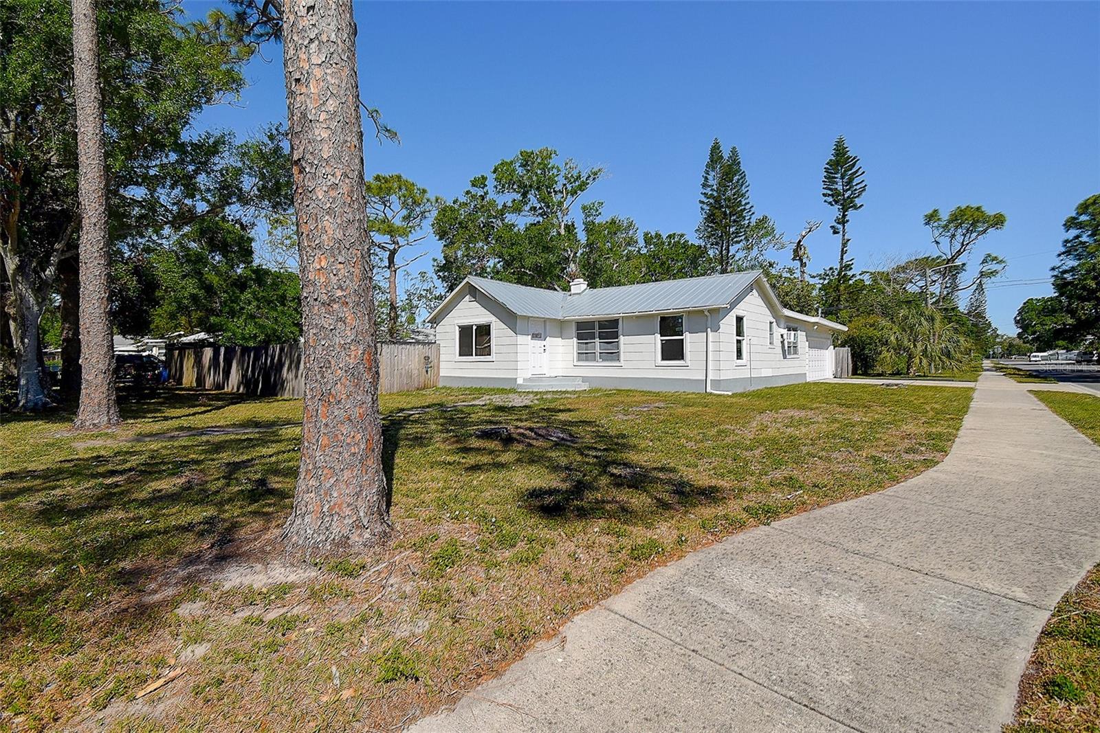 3801 40TH AVE N, ST PETERSBURG, FL, 33714