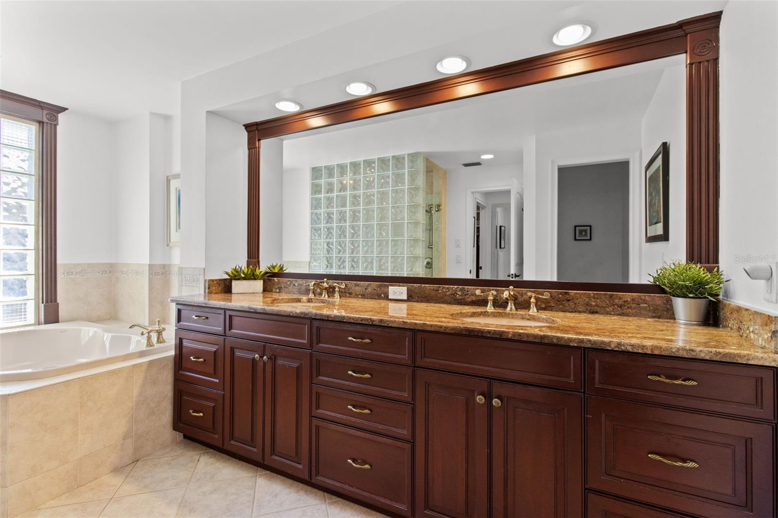4635 ALISA CIR NE, ST PETERSBURG, FL, 33703