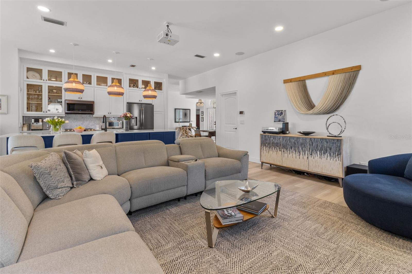 4635 ALISA CIR NE, ST PETERSBURG, FL, 33703