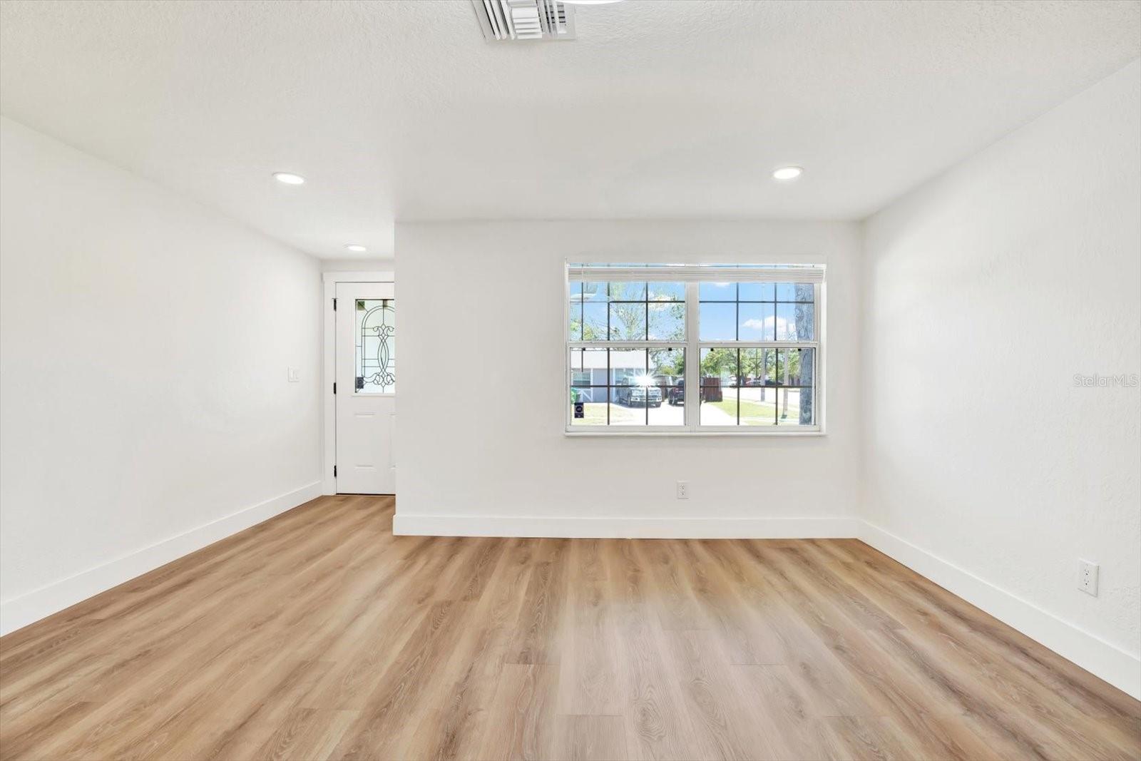 7097 ABERFELDY AVE N, ST PETERSBURG, FL, 33709