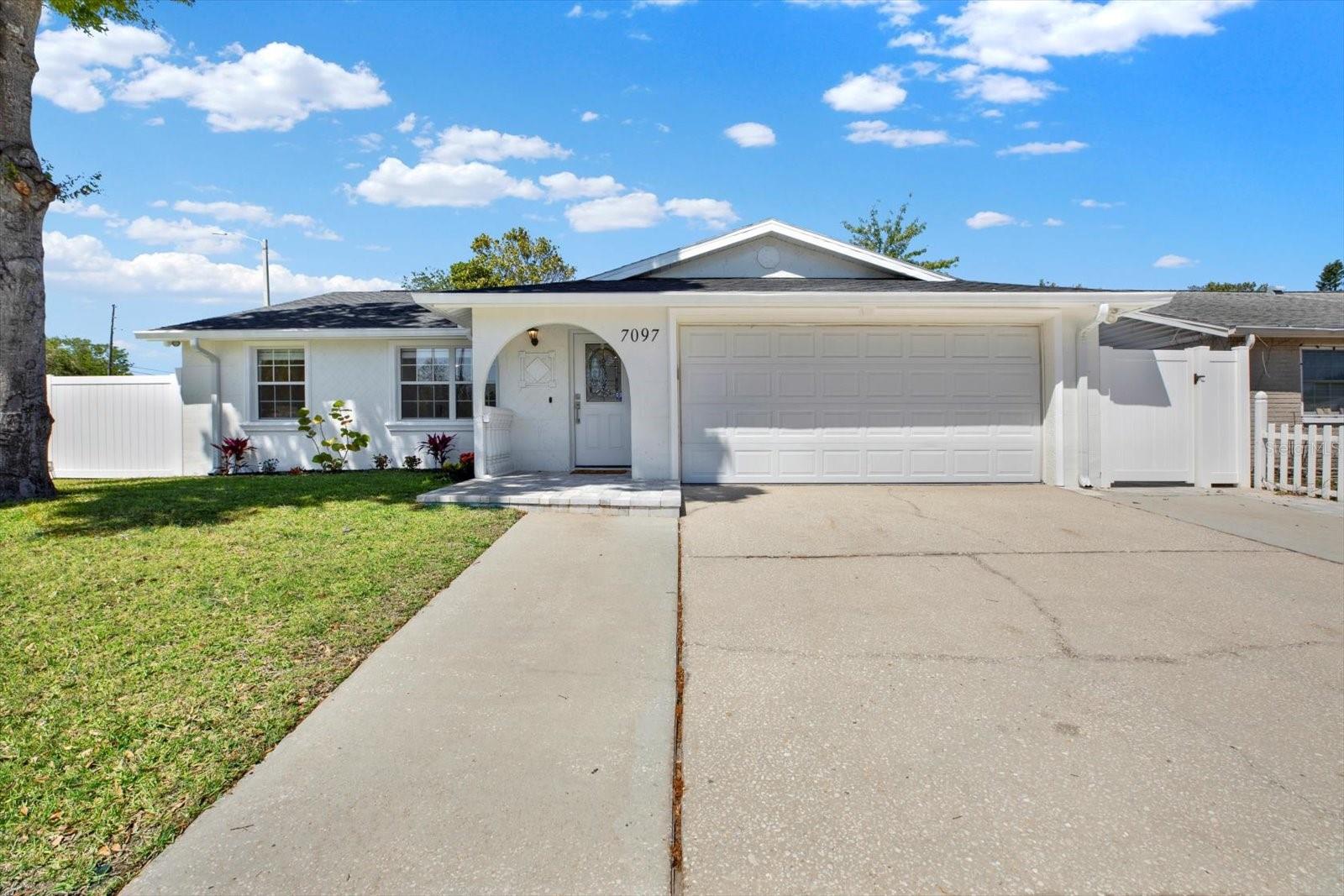 7097 ABERFELDY AVE N, ST PETERSBURG, FL, 33709