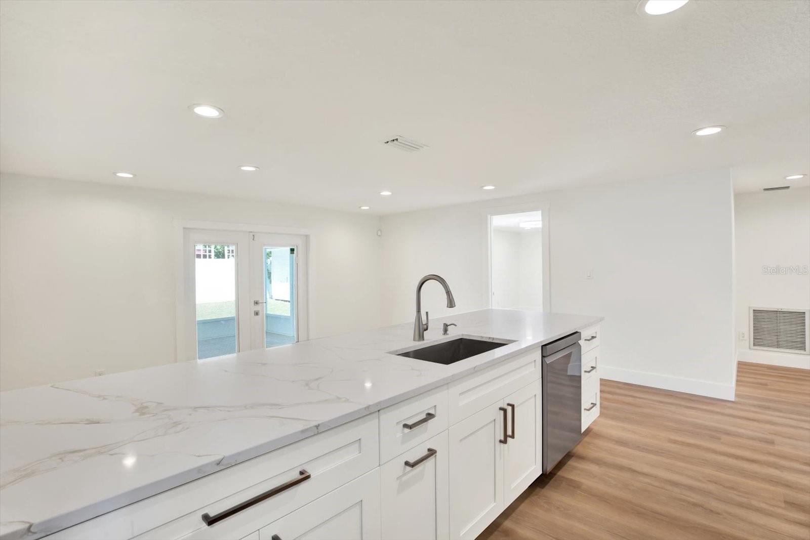 7097 ABERFELDY AVE N, ST PETERSBURG, FL, 33709