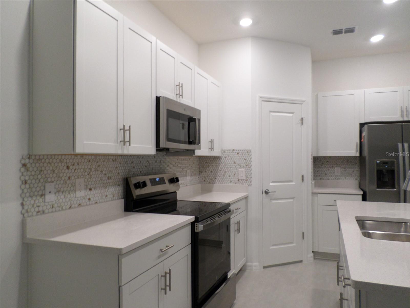 2118 HALLIER CV, WESLEY CHAPEL, FL, 33543