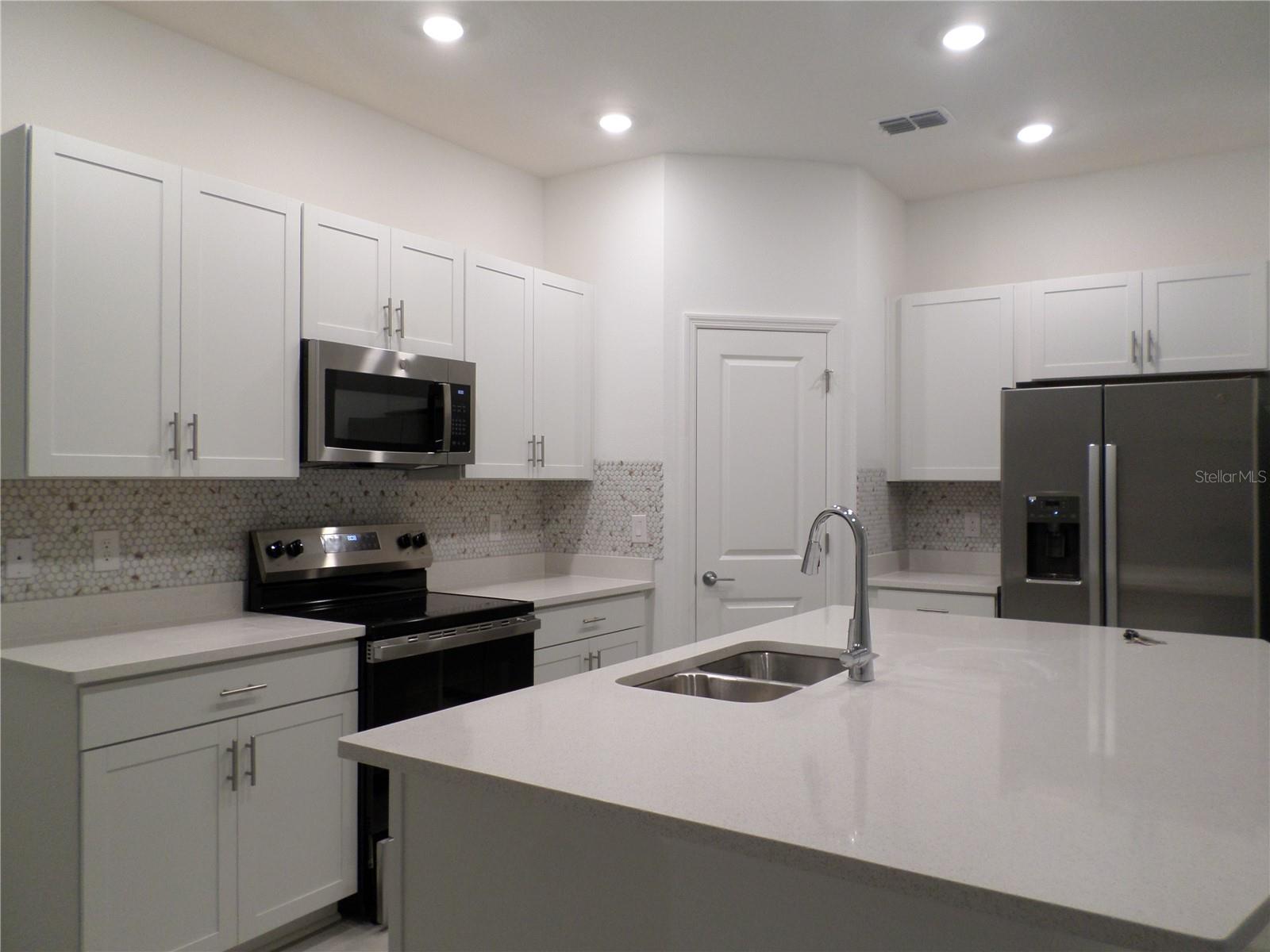 2118 HALLIER CV, WESLEY CHAPEL, FL, 33543