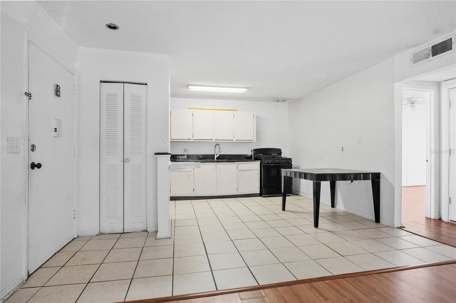 1700 SW 16TH CT #J24, GAINESVILLE, FL, 32608