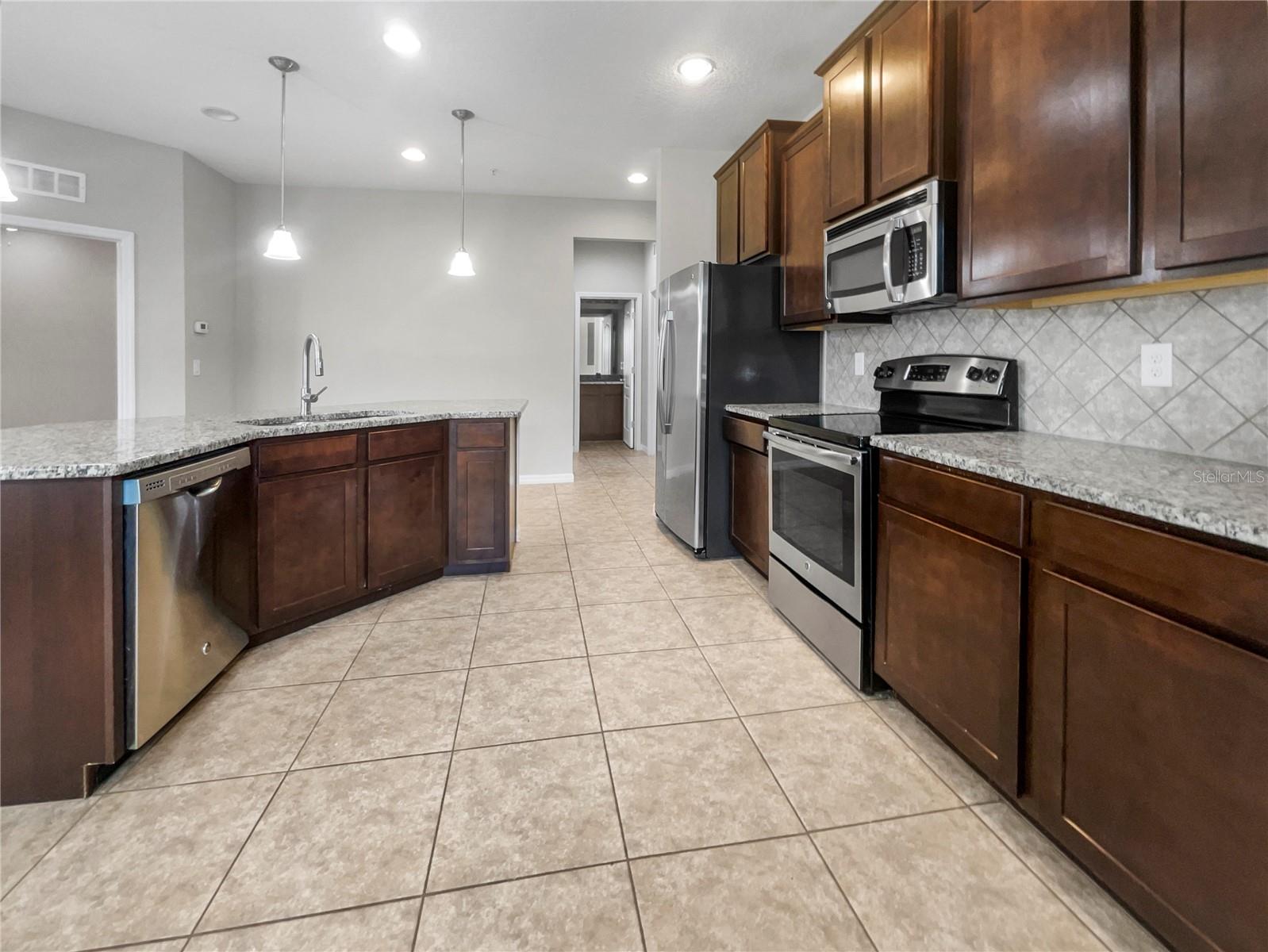 8110 ENCLAVE WAY #101, SARASOTA, FL, 34243
