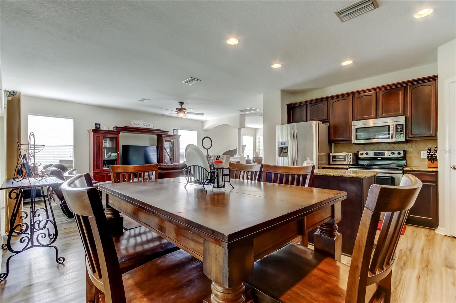 4250 WARWICK HILLS DR, WESLEY CHAPEL, FL, 33543