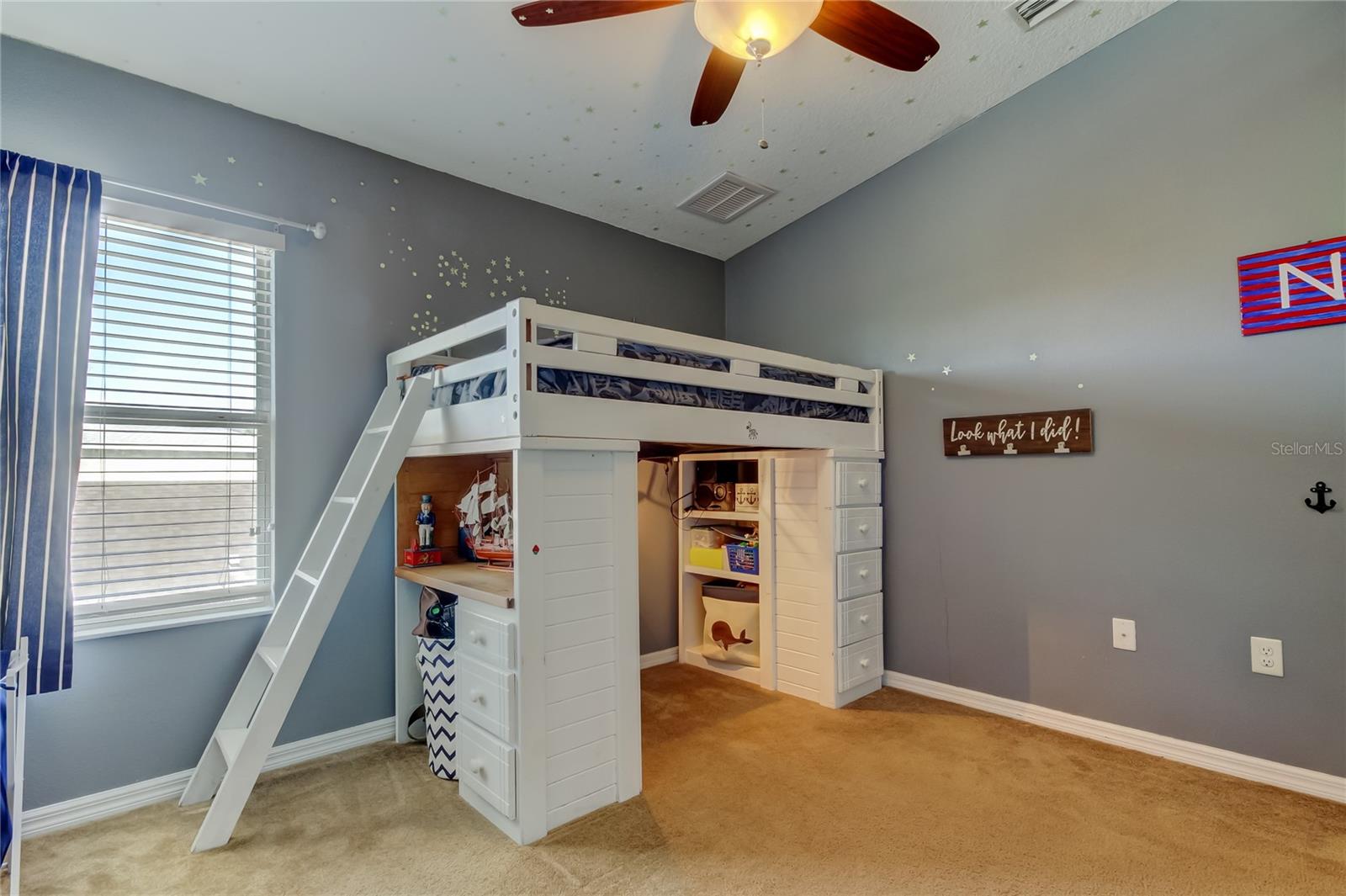 4250 WARWICK HILLS DR, WESLEY CHAPEL, FL, 33543