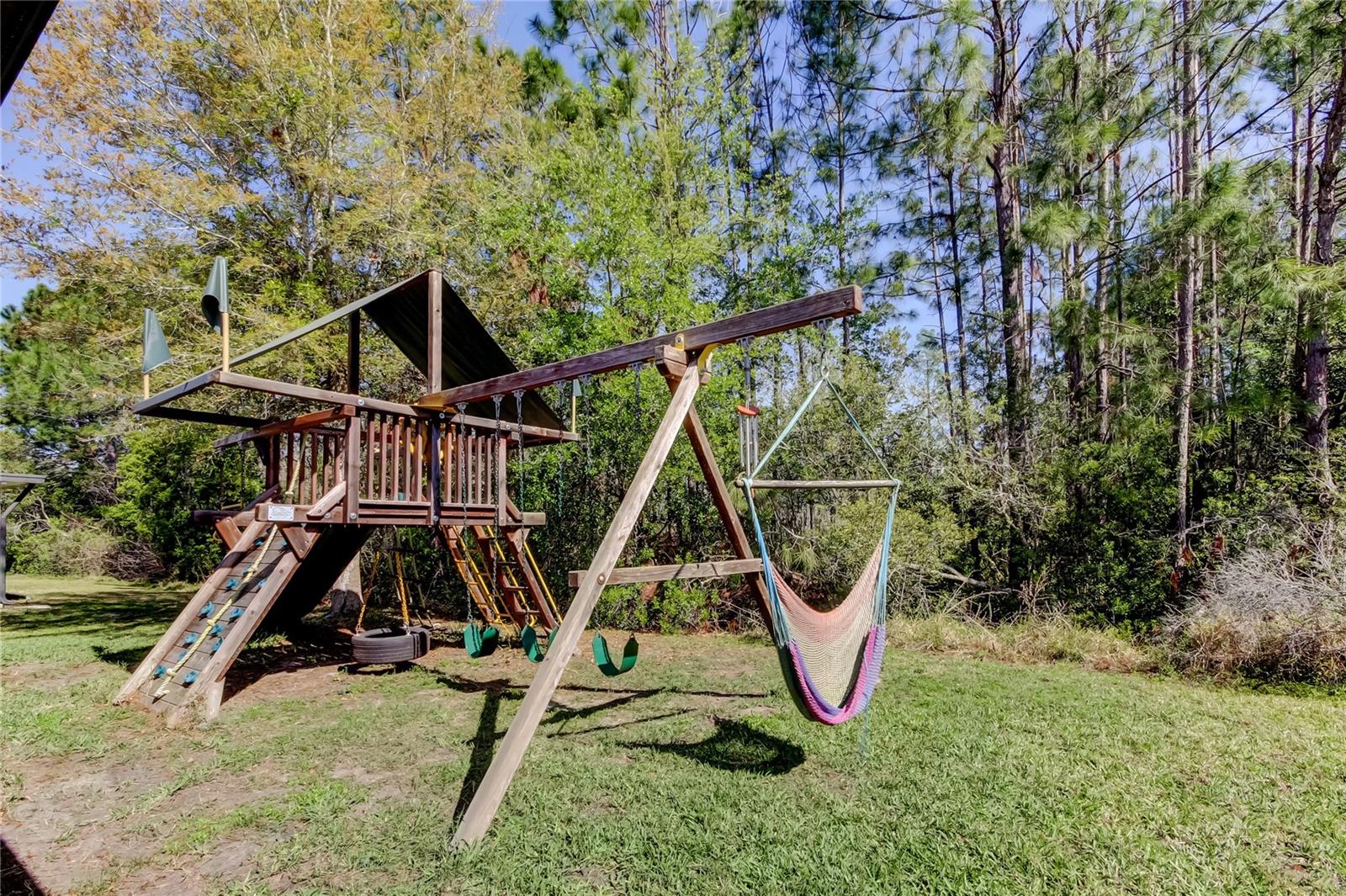 4250 WARWICK HILLS DR, WESLEY CHAPEL, FL, 33543