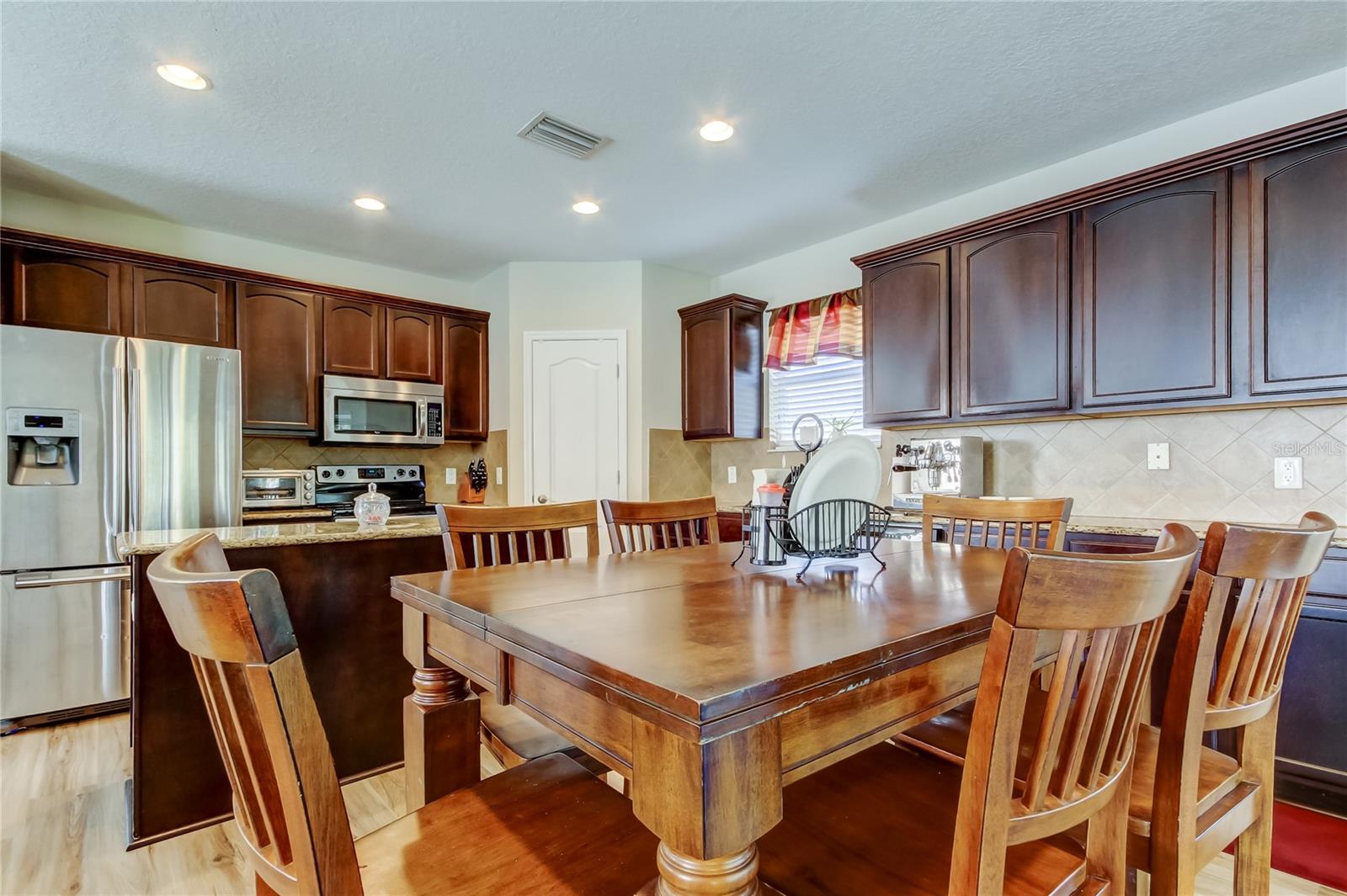 4250 WARWICK HILLS DR, WESLEY CHAPEL, FL, 33543