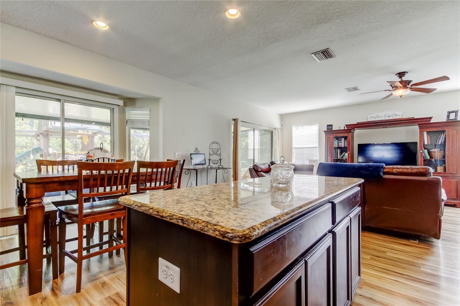 4250 WARWICK HILLS DR, WESLEY CHAPEL, FL, 33543