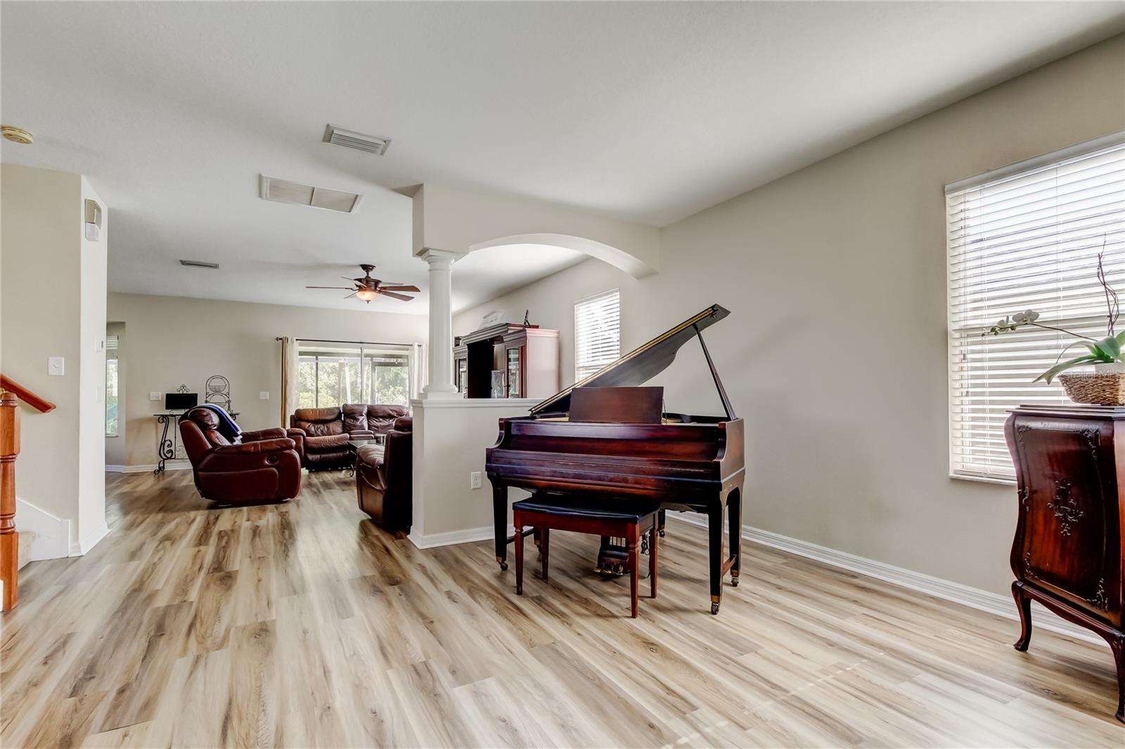 4250 WARWICK HILLS DR, WESLEY CHAPEL, FL, 33543