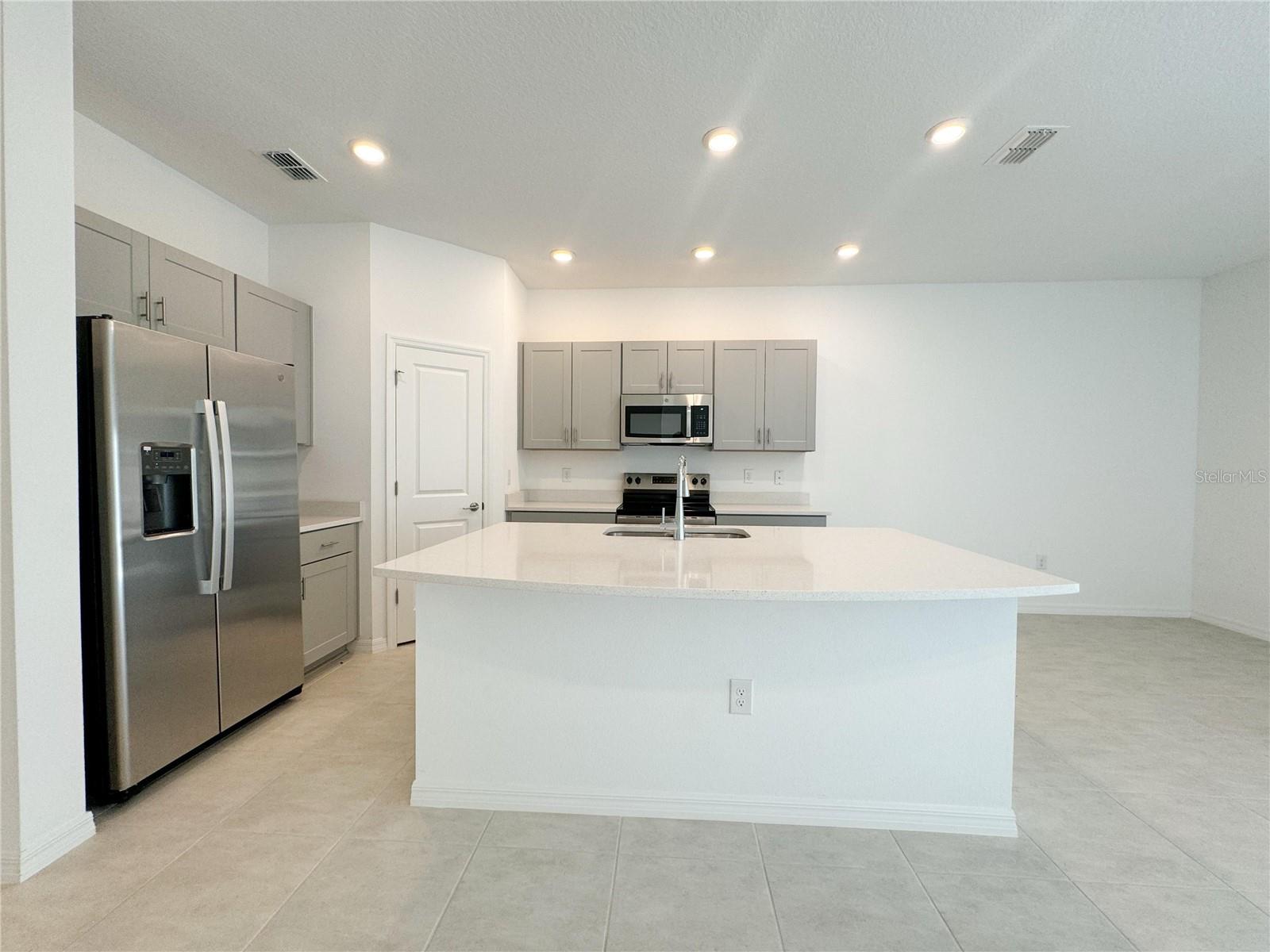 2807 PUFFIN PL, DAVENPORT, FL, 33837