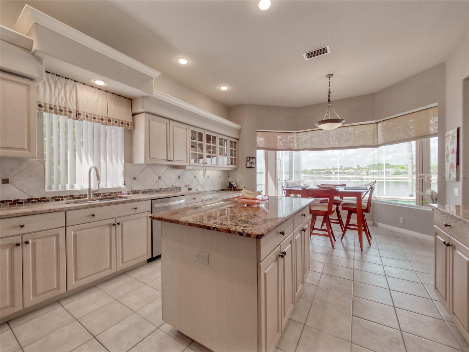 6605 WATERS EDGE WAY, LAKEWOOD RANCH, FL, 34202