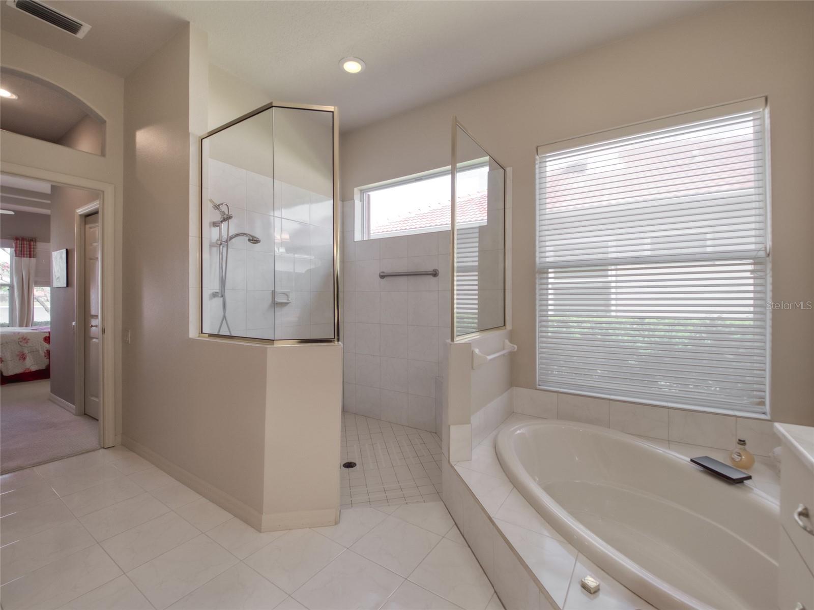 6605 WATERS EDGE WAY, LAKEWOOD RANCH, FL, 34202