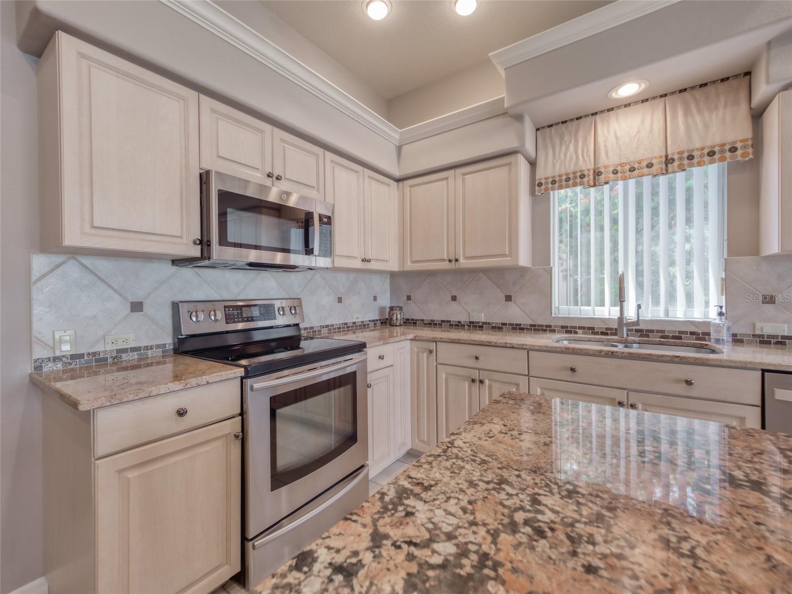 6605 WATERS EDGE WAY, LAKEWOOD RANCH, FL, 34202