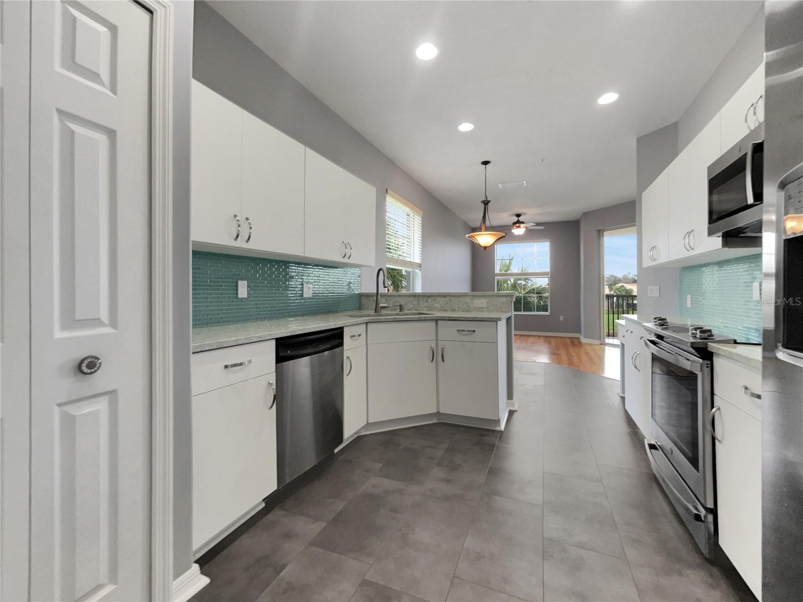 1181 BURGOS DR #406, SARASOTA, FL, 34238