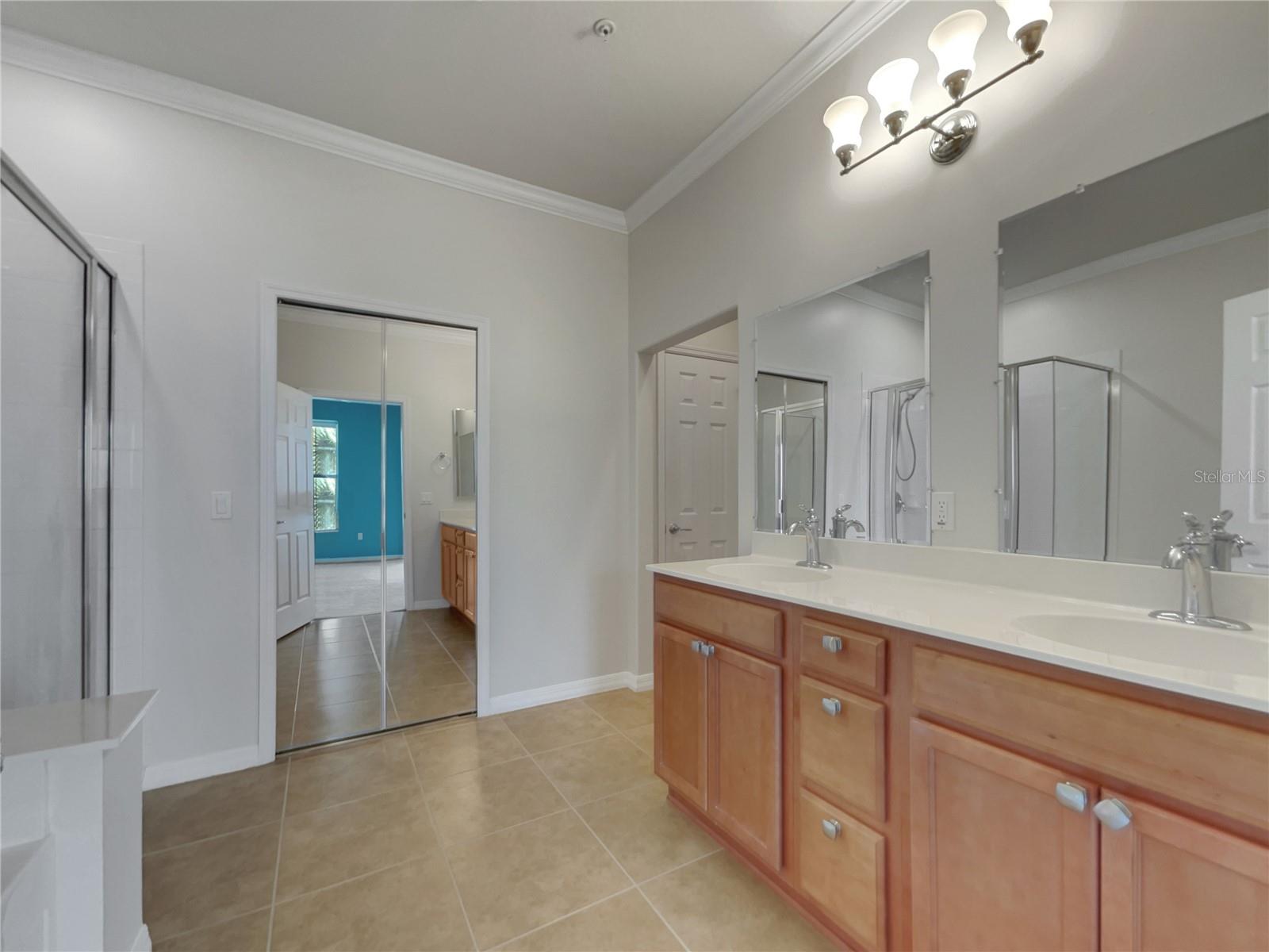 1181 BURGOS DR #406, SARASOTA, FL, 34238