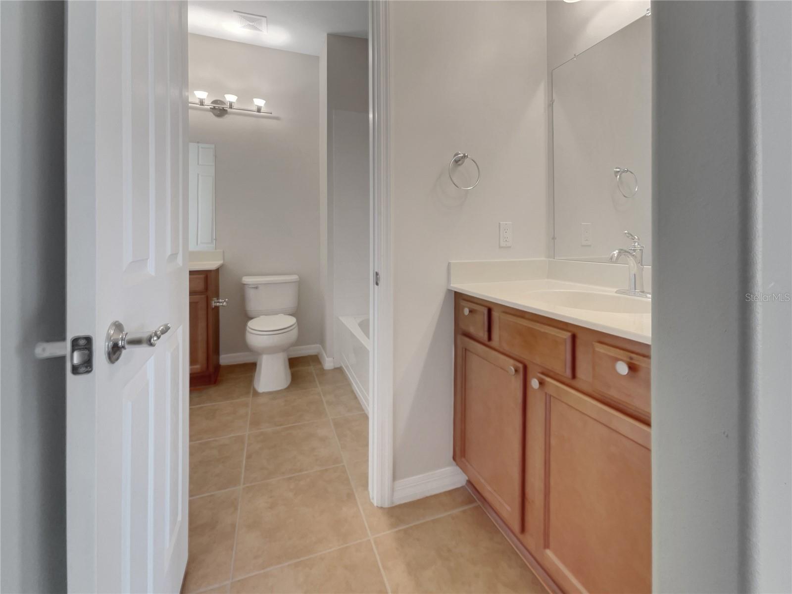 1181 BURGOS DR #406, SARASOTA, FL, 34238