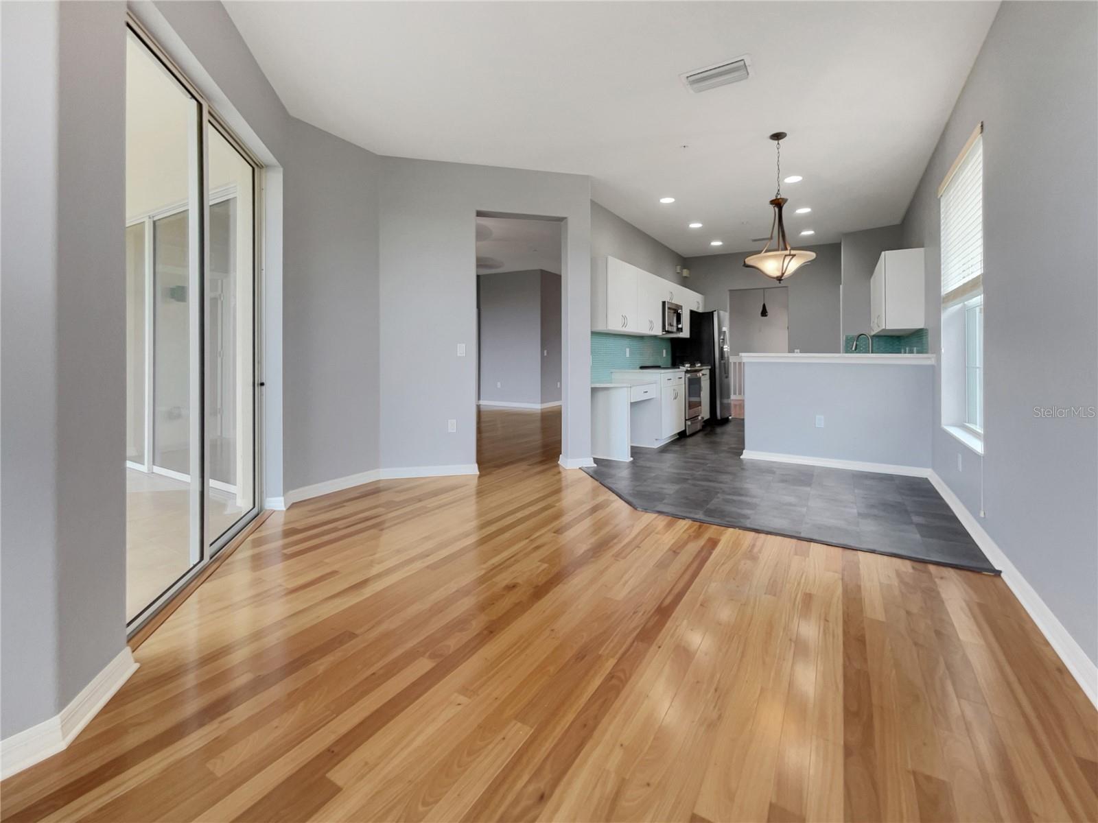 1181 BURGOS DR #406, SARASOTA, FL, 34238