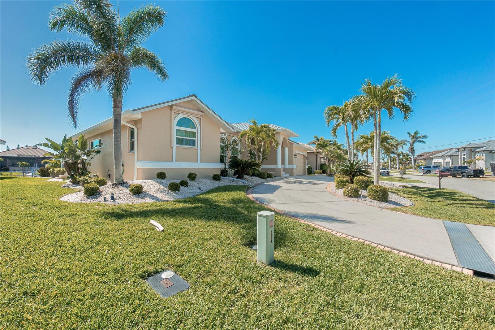 1311 PINE SISKIN DR, PUNTA GORDA, FL, 33950