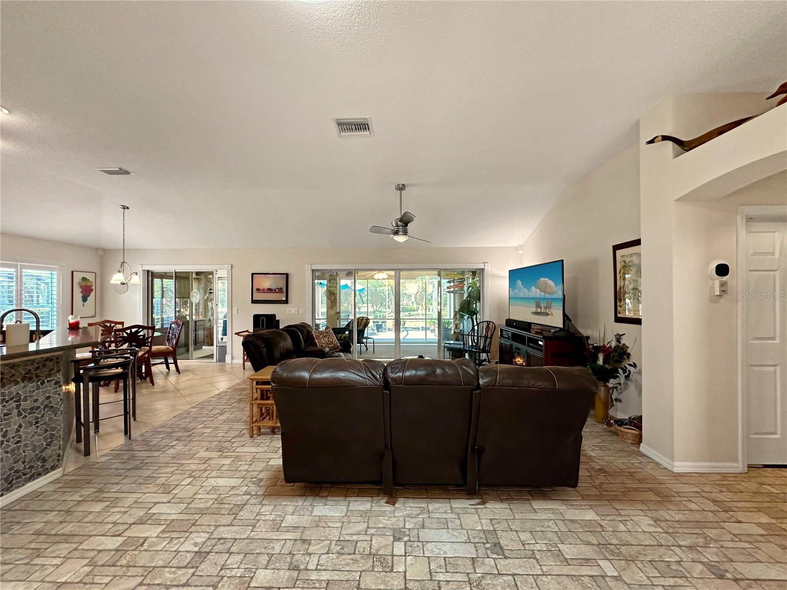 867 CASTLEBERRY CIR, THE VILLAGES, FL, 32162