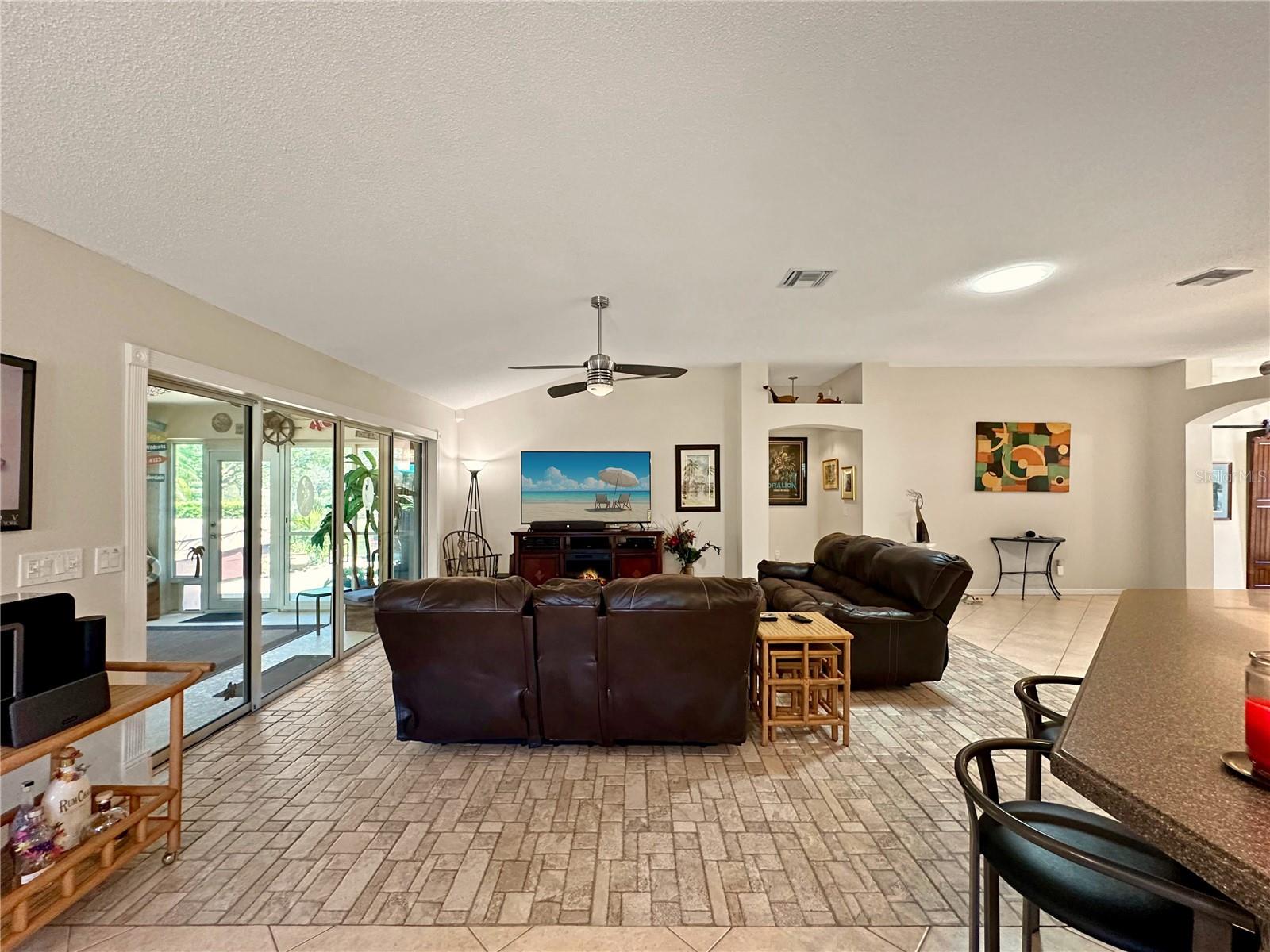 867 CASTLEBERRY CIR, THE VILLAGES, FL, 32162