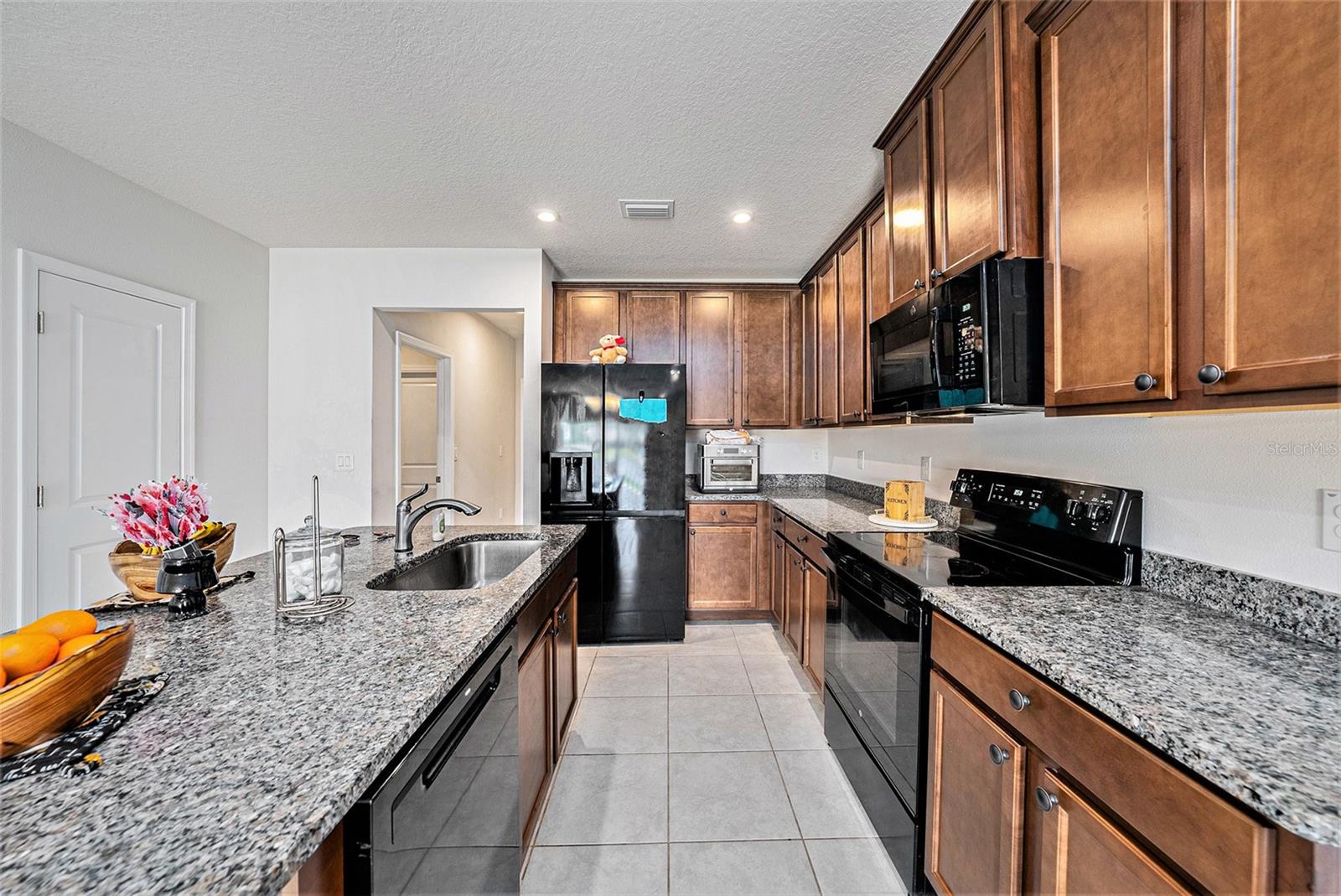 18184 TURNING LEAF CIR, LAND O LAKES, FL, 34638