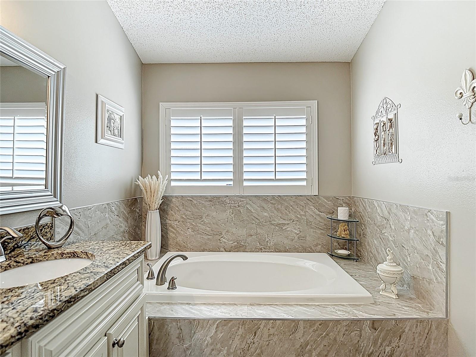 6716 FRONTIER LN, TAMPA, FL, 33625
