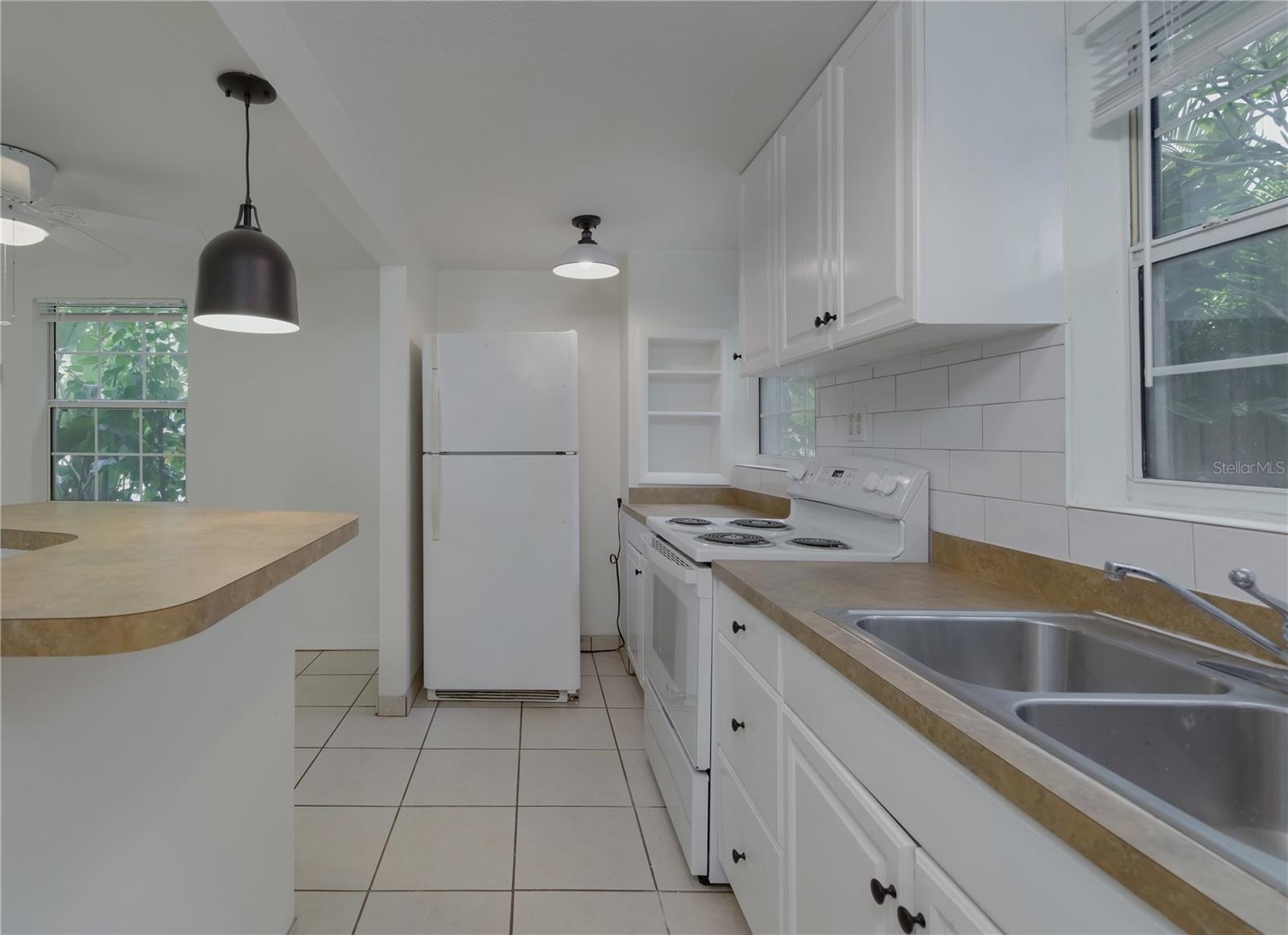 833 12TH AVE N #A, ST PETERSBURG, FL, 33701