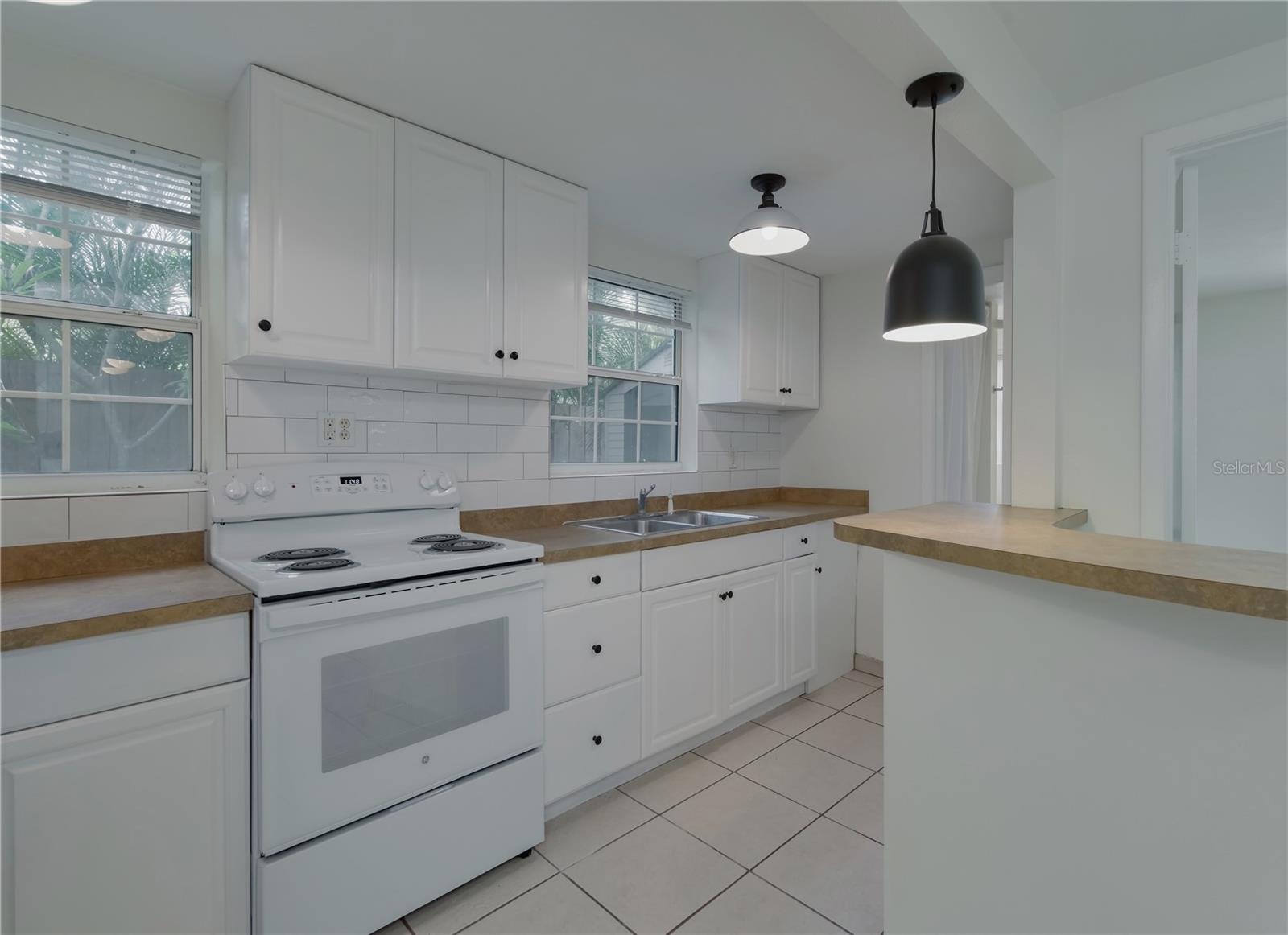 833 12TH AVE N #A, ST PETERSBURG, FL, 33701
