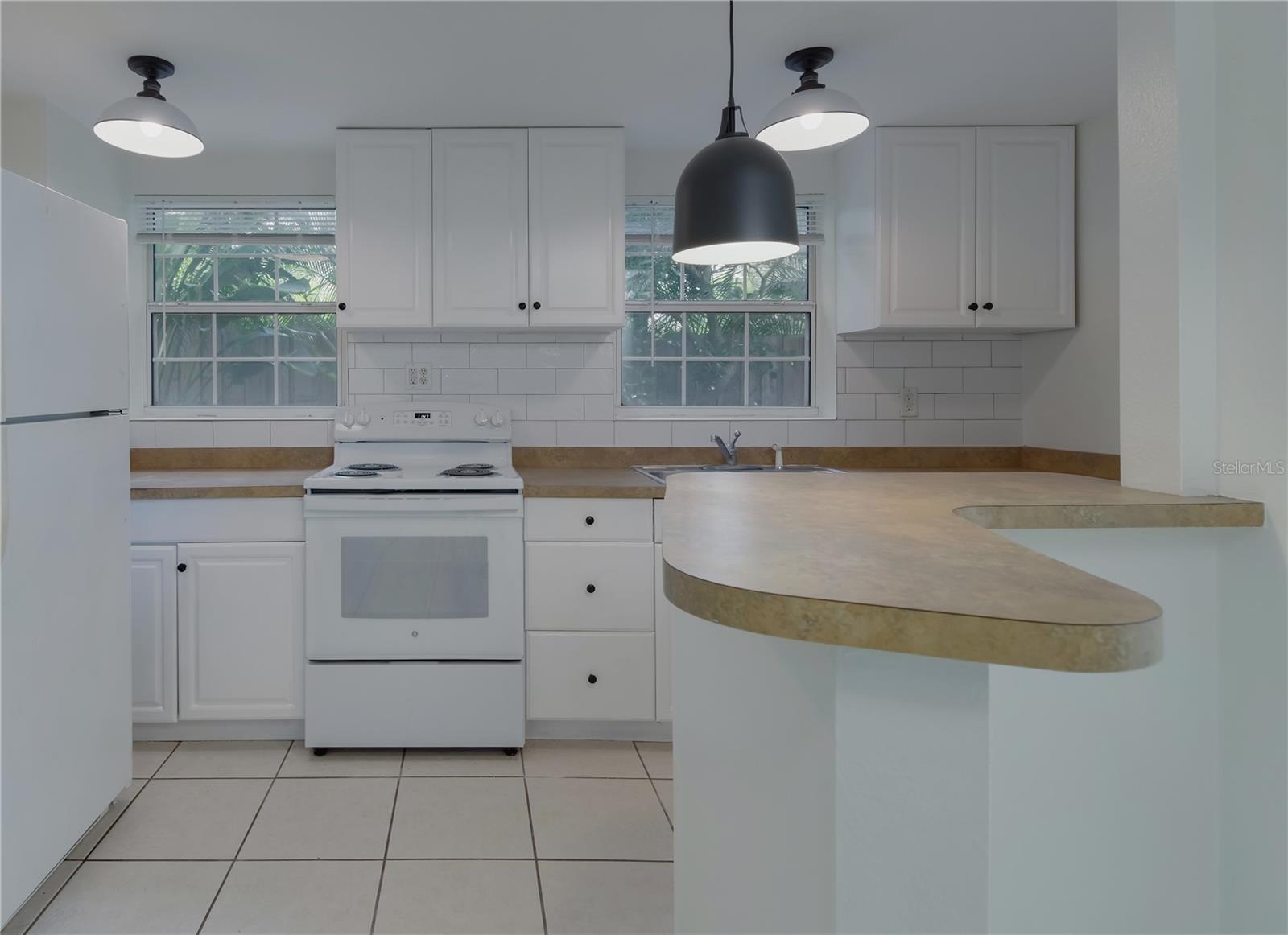 833 12TH AVE N #A, ST PETERSBURG, FL, 33701