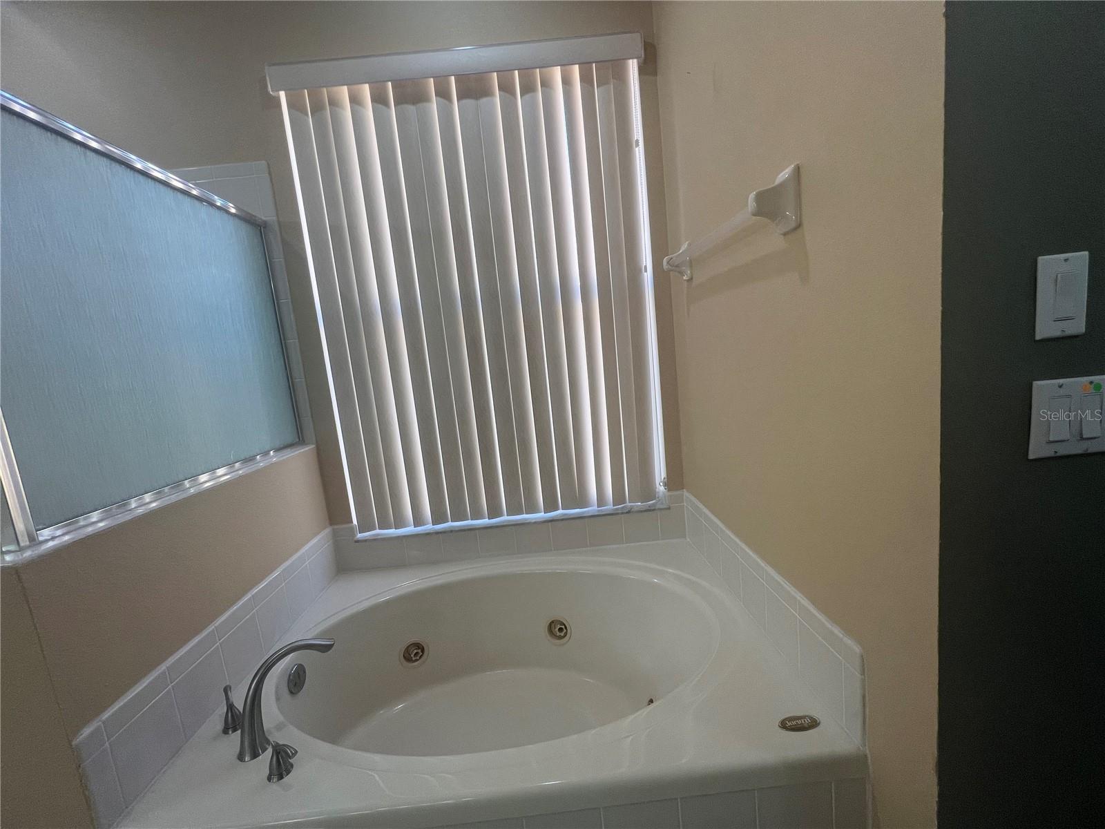 2714 UNIVERSITY ACRES DR, ORLANDO, FL, 32817