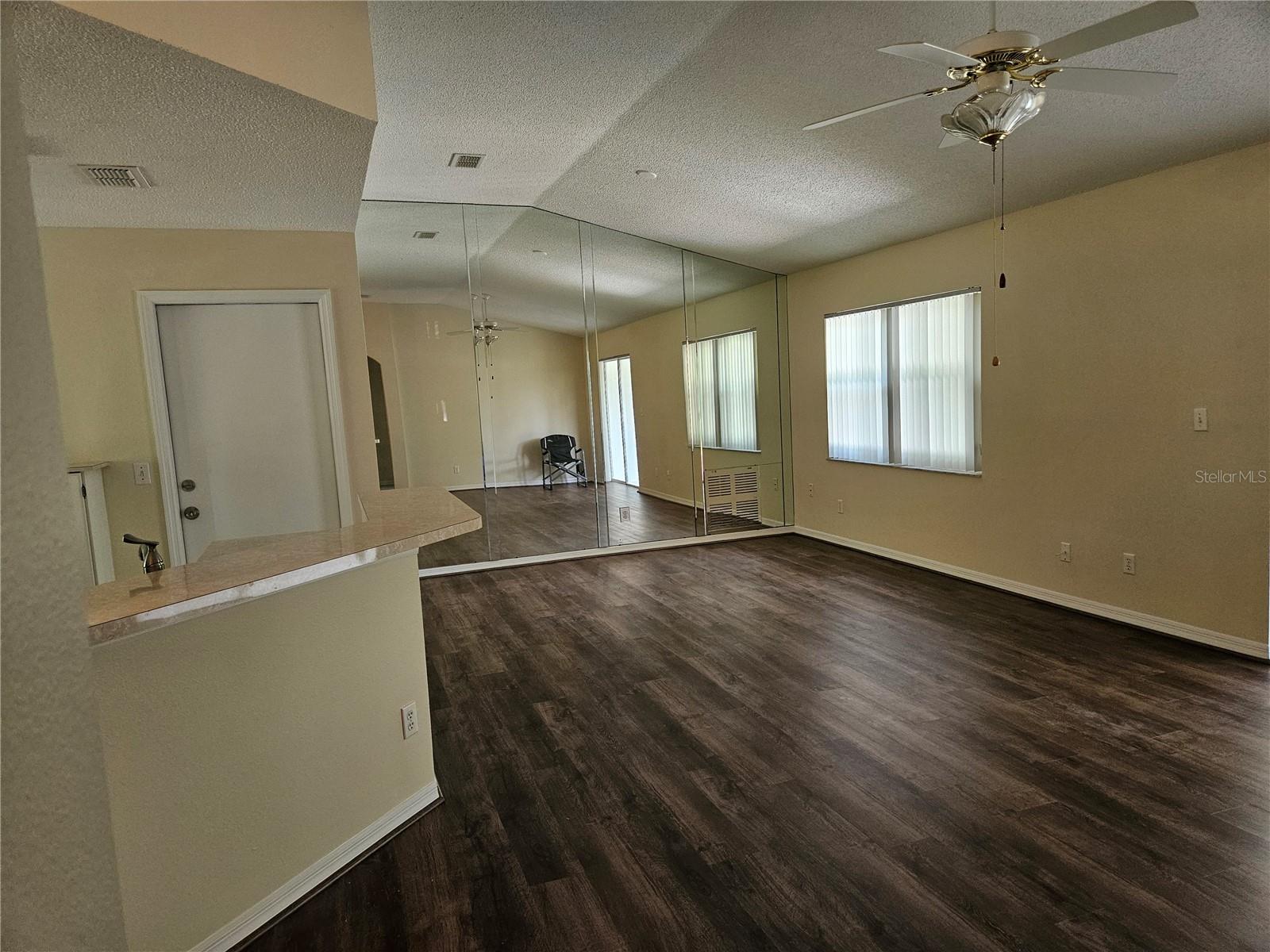 1414 BLUEWATER DR, SUN CITY CENTER, FL, 33573
