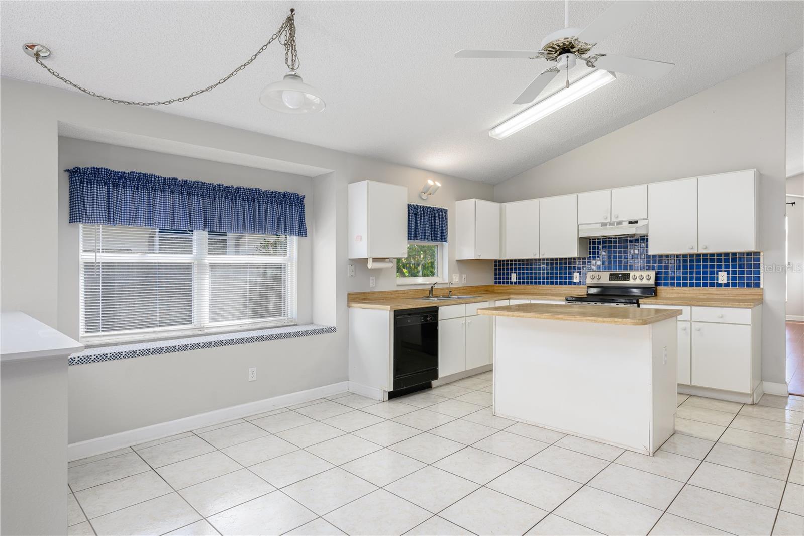 1104 PARKER CANAL CT, OVIEDO, FL, 32765