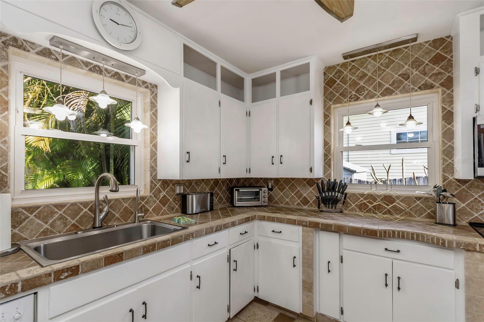 1582 BAYSHORE BLVD, DUNEDIN, FL, 34698