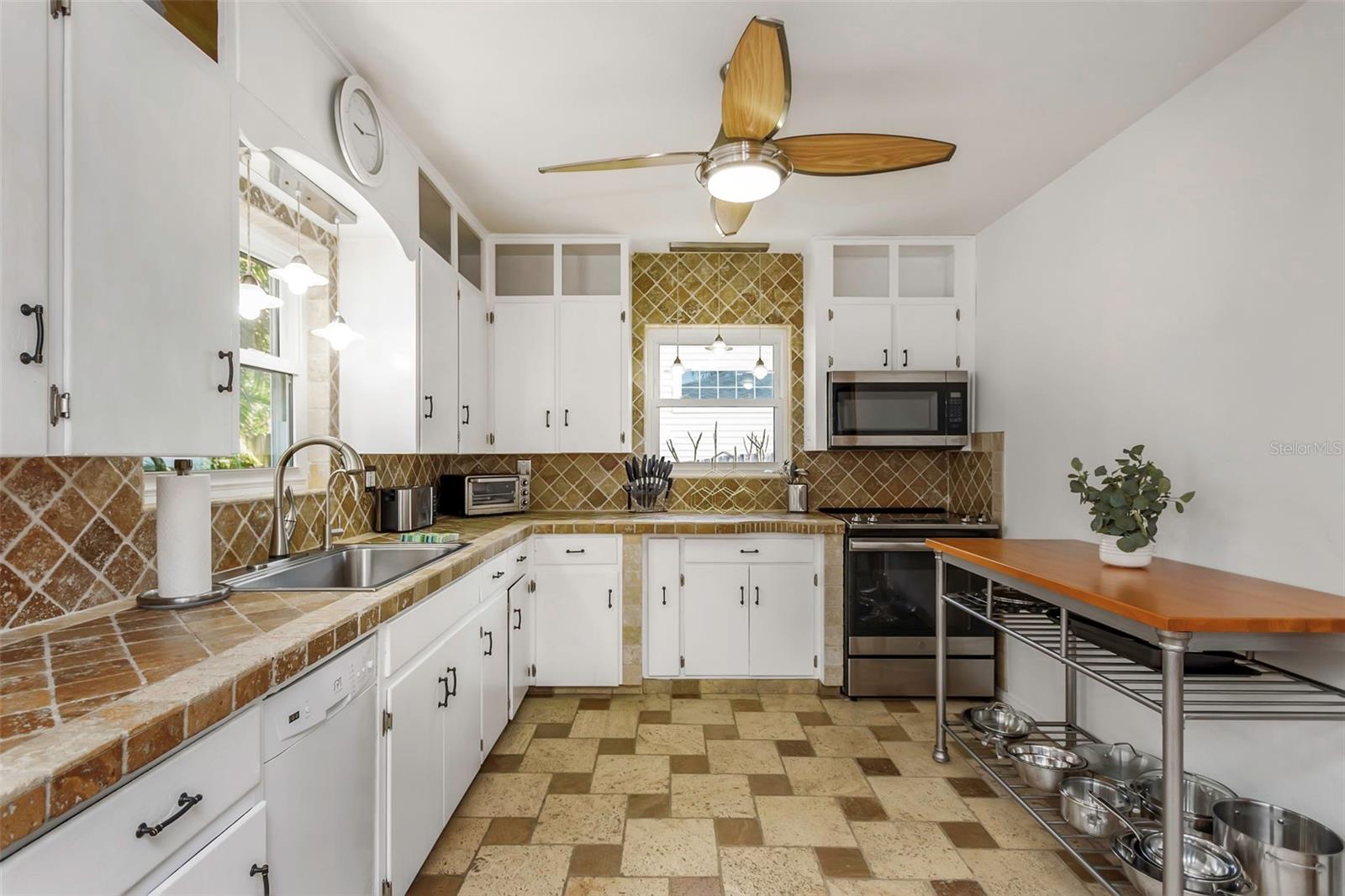 1582 BAYSHORE BLVD, DUNEDIN, FL, 34698