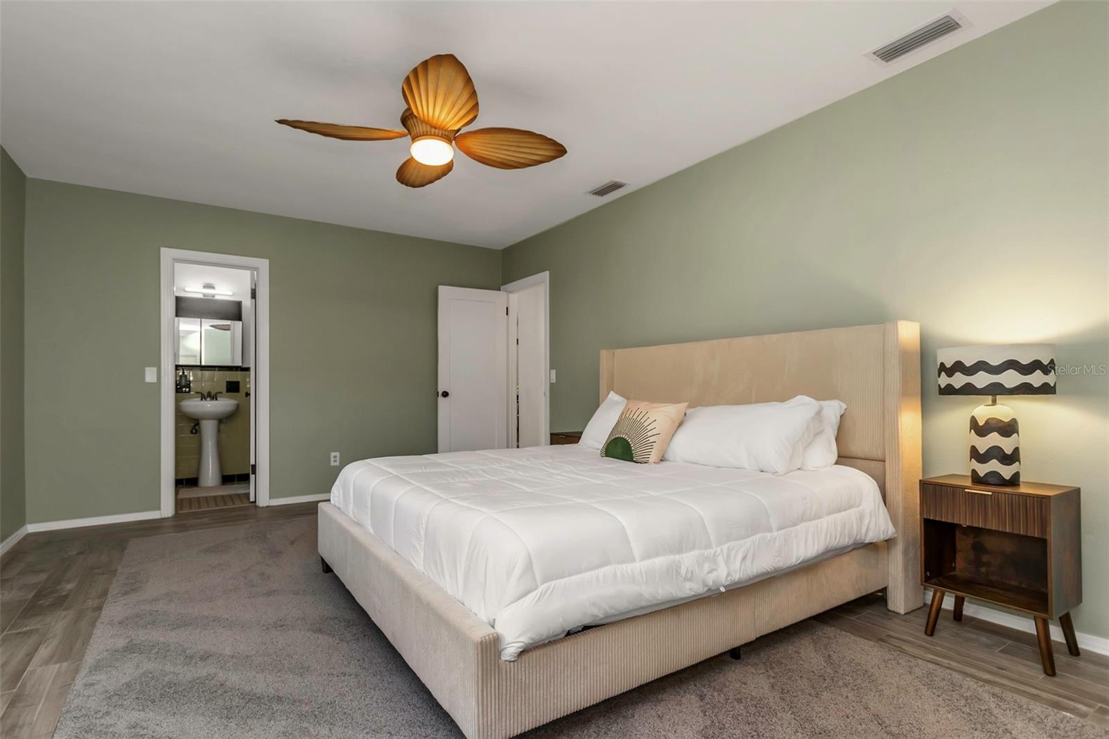 1582 BAYSHORE BLVD, DUNEDIN, FL, 34698